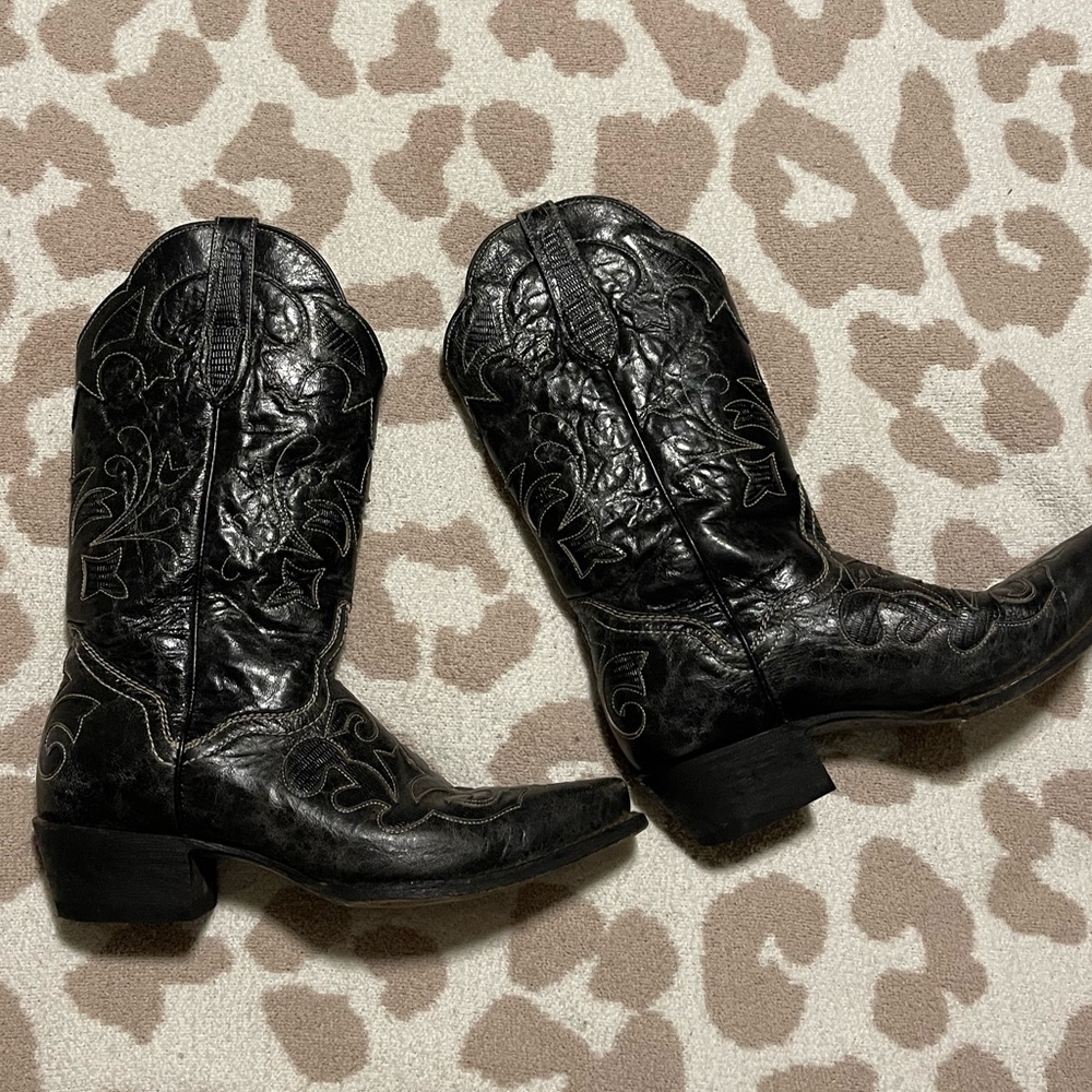 Leather cowgirl boots